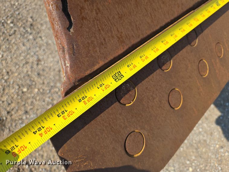 image for item EN8333 John Deere 750C dozer