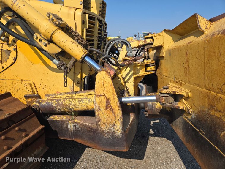 image for item EN8333 John Deere 750C dozer