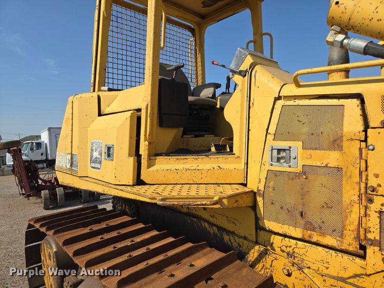 image for item EN8333 John Deere 750C dozer