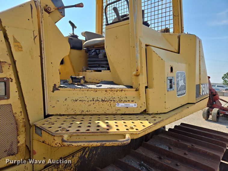 image for item EN8333 John Deere 750C dozer