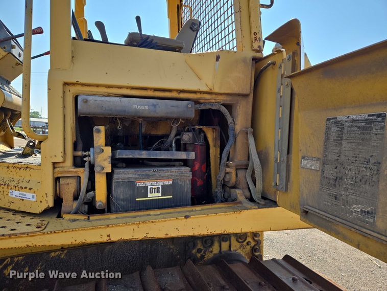 image for item EN8333 John Deere 750C dozer