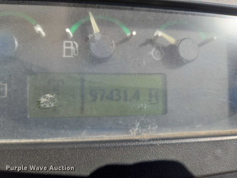 image for item EN8333 John Deere 750C dozer