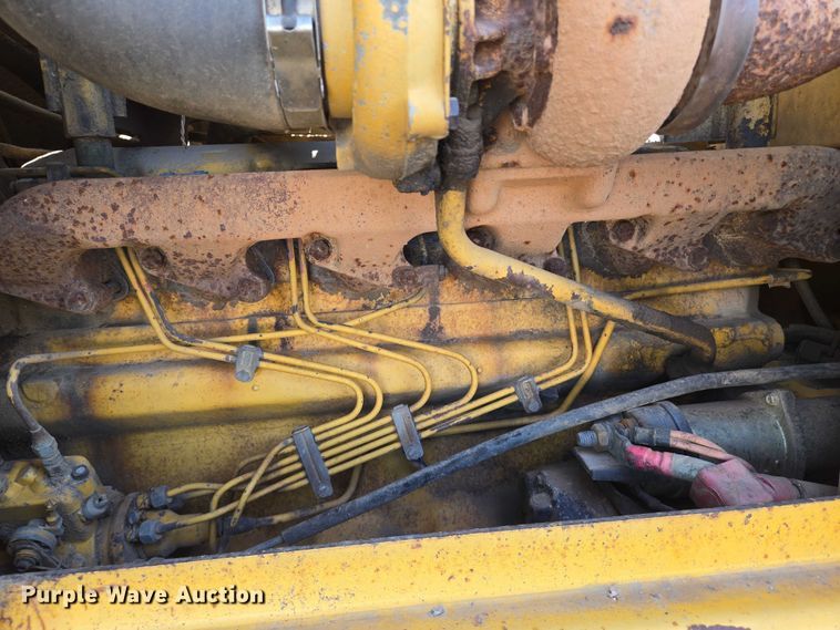 image for item EN8333 John Deere 750C dozer