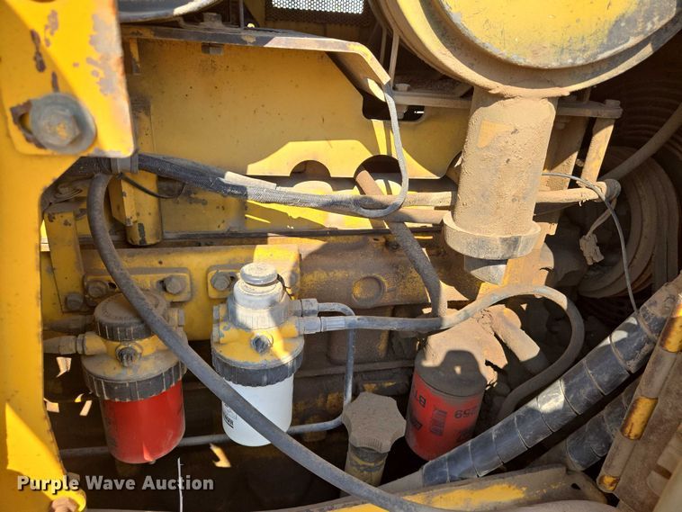 image for item EN8333 John Deere 750C dozer