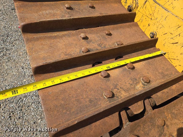 image for item EN8333 John Deere 750C dozer