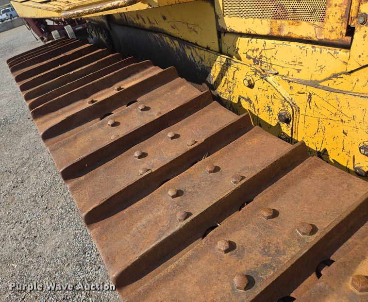 image for item EN8333 John Deere 750C dozer