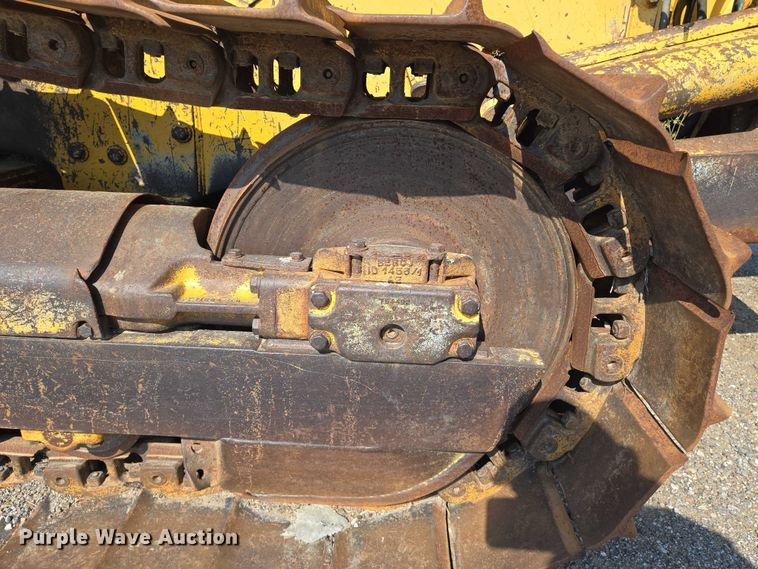 image for item EN8333 John Deere 750C dozer