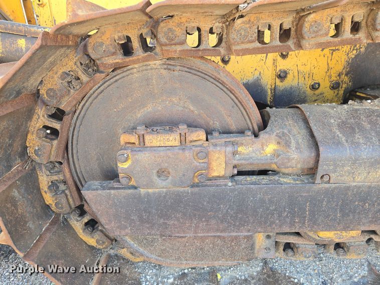 image for item EN8333 John Deere 750C dozer
