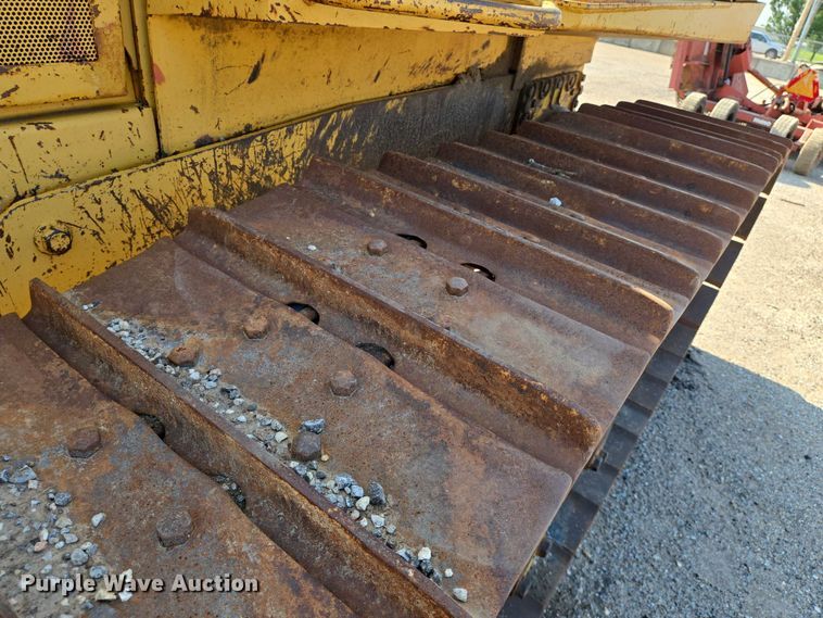 image for item EN8333 John Deere 750C dozer