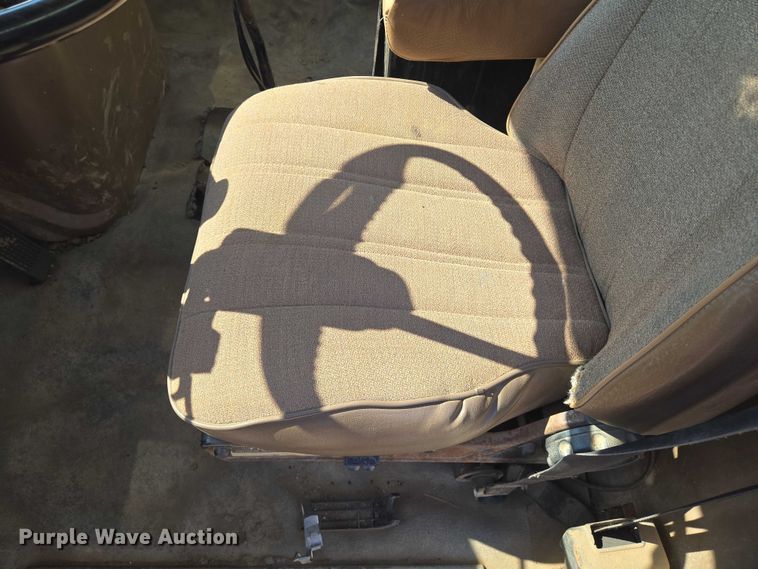 image for item EN8335 1997 Ford LT9000 water truck