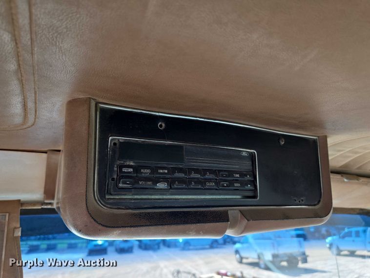 image for item EN8335 1997 Ford LT9000 water truck