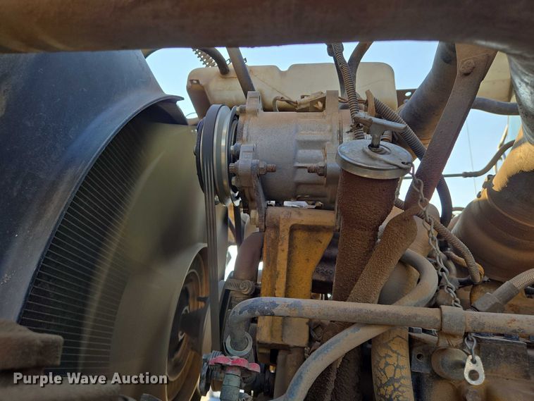 image for item EN8335 1997 Ford LT9000 water truck