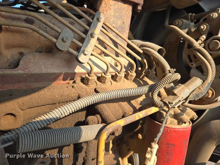 image for item EN8335 1997 Ford LT9000 water truck