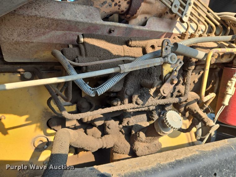 image for item EN8335 1997 Ford LT9000 water truck