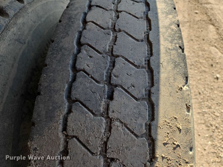 image for item EN8335 1997 Ford LT9000 water truck