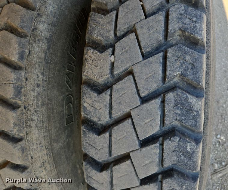 image for item EN8335 1997 Ford LT9000 water truck