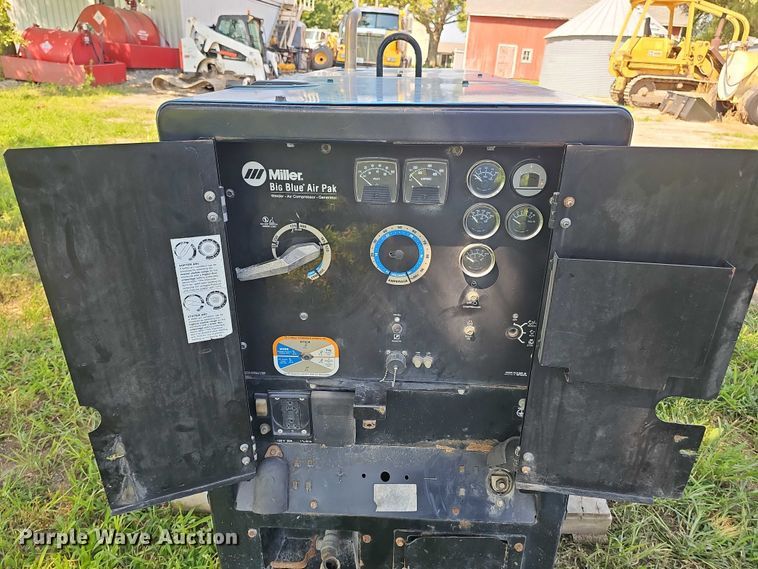 image for item EO1550 Miller Big Blue Air Pak Railroad Spec welder/generator