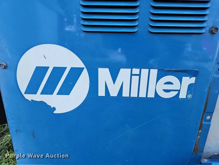 image for item EO1550 Miller Big Blue Air Pak Railroad Spec welder/generator