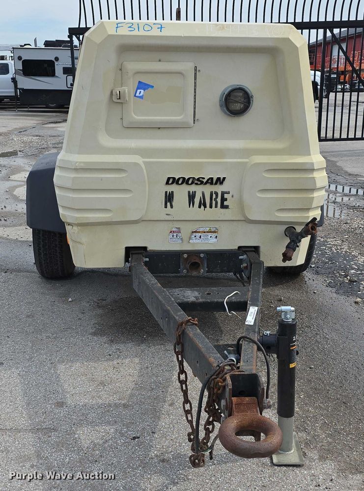 image for item EO1595 2015 Doosan P185WDZ-T4F air compressor