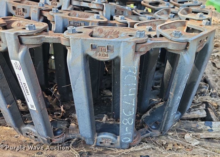 image for item EO4561 Bobcat over the tire metal tracks