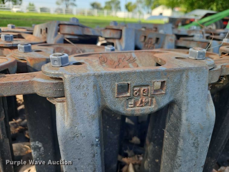 image for item EO4561 Bobcat over the tire metal tracks