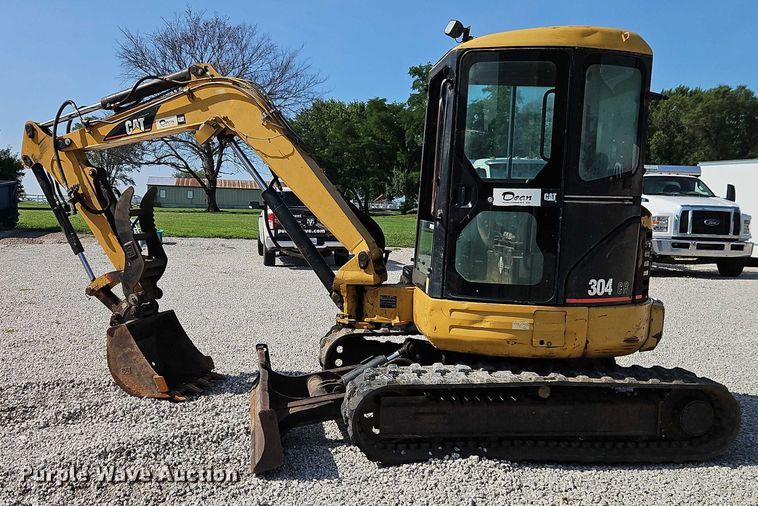 image for item EO4562 2005 Caterpillar 304 mini excavator