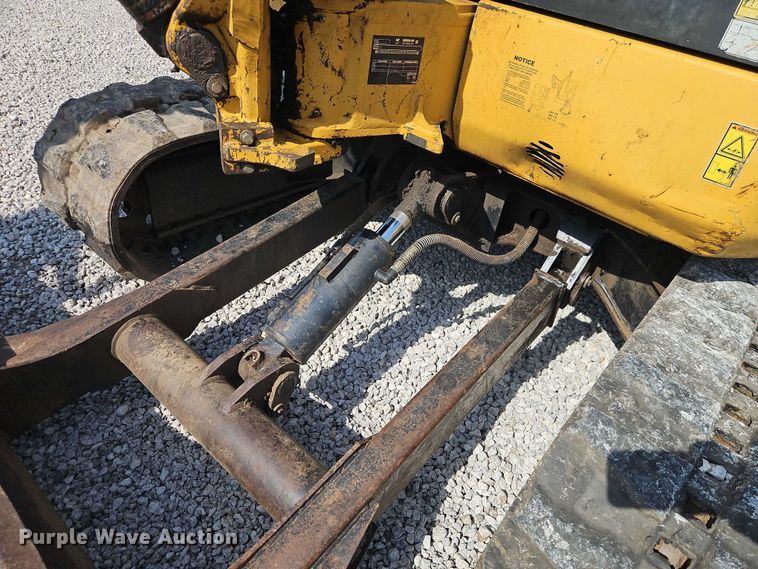 image for item EO4562 2005 Caterpillar 304 mini excavator