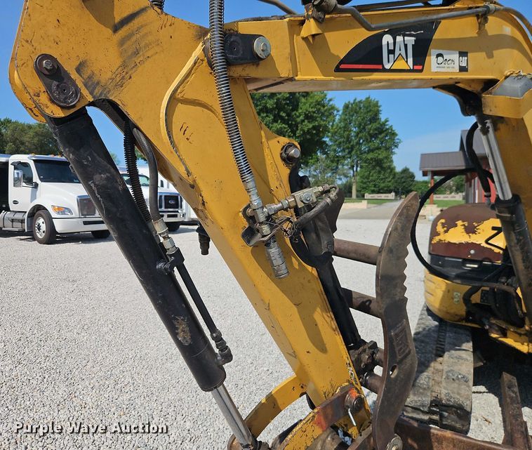 image for item EO4562 2005 Caterpillar 304 mini excavator