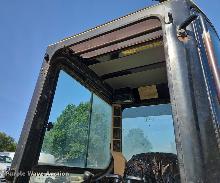 image for item EO4562 2005 Caterpillar 304 mini excavator