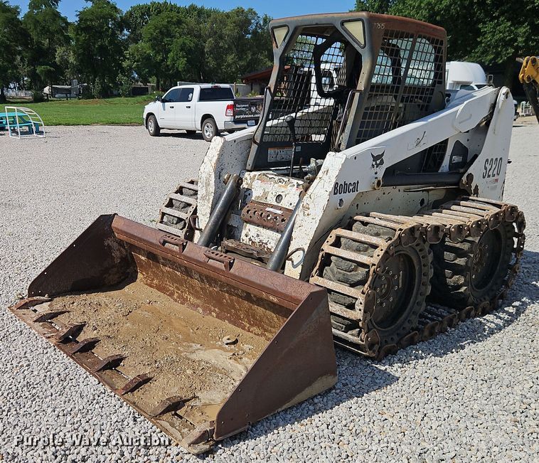 MINI CARGADOR SOBRE RUEDAS 2004 BOBCAT S220