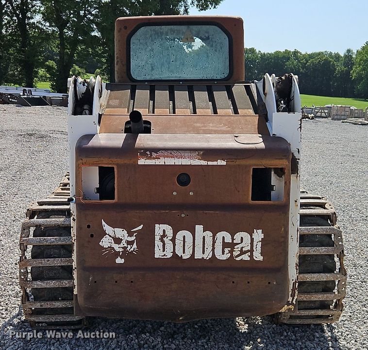 image for item EO4563 2004 Bobcat S220 skid steer loader