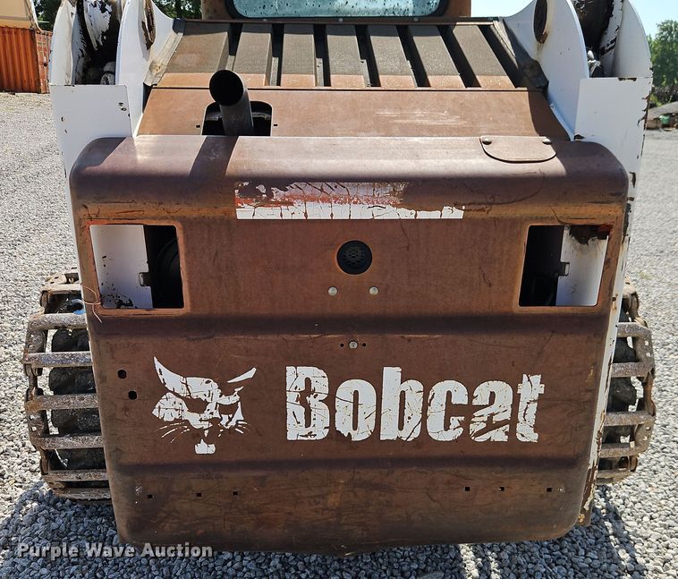 image for item EO4563 2004 Bobcat S220 skid steer loader