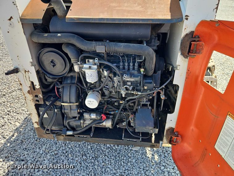 image for item EO4563 2004 Bobcat S220 skid steer loader