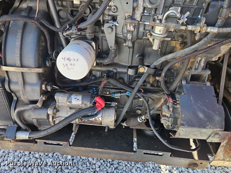 image for item EO4563 2004 Bobcat S220 skid steer loader