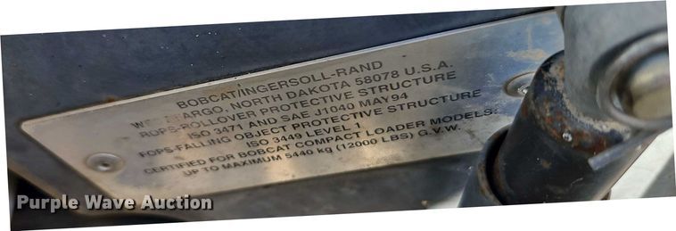 image for item EO4563 2004 Bobcat S220 skid steer loader