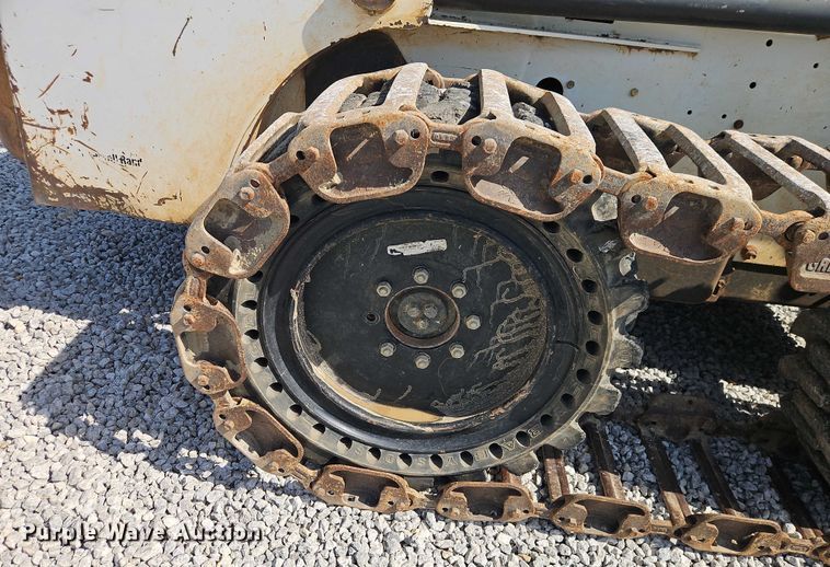 image for item EO4563 2004 Bobcat S220 skid steer loader