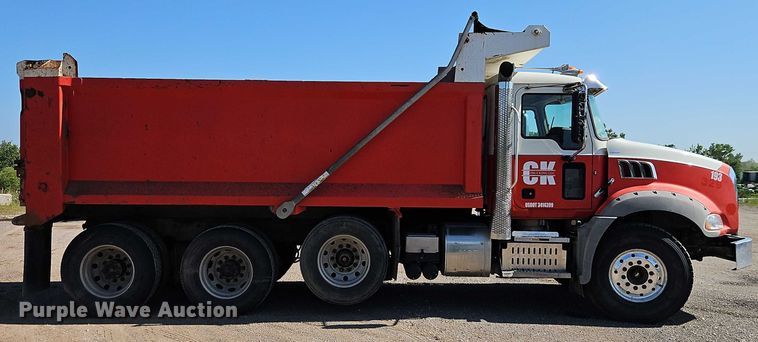image for item EO4566 2015 Mack GU813 dump truck