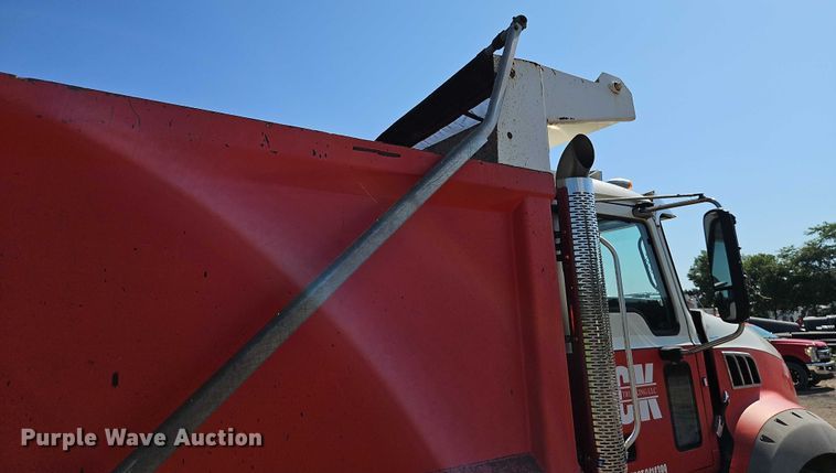 image for item EO4566 2015 Mack GU813 dump truck