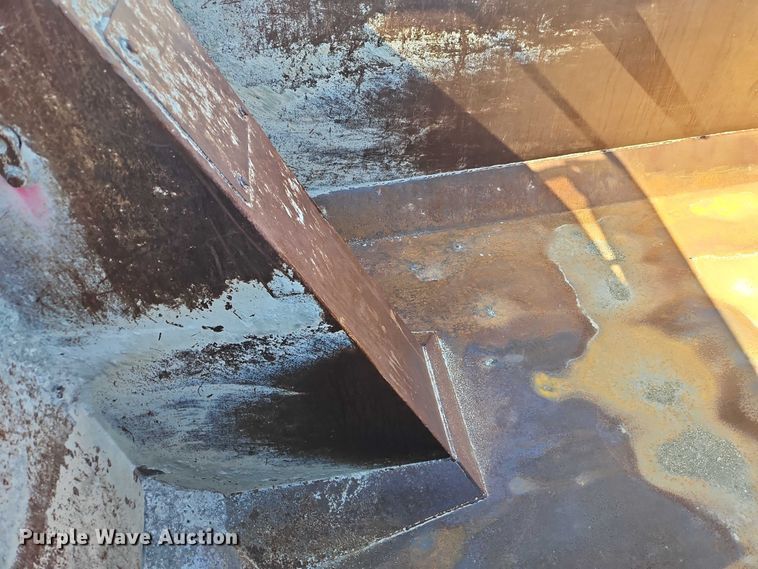 image for item EO4566 2015 Mack GU813 dump truck