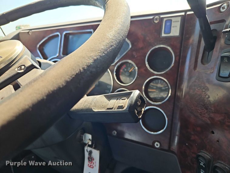 image for item EO4566 2015 Mack GU813 dump truck