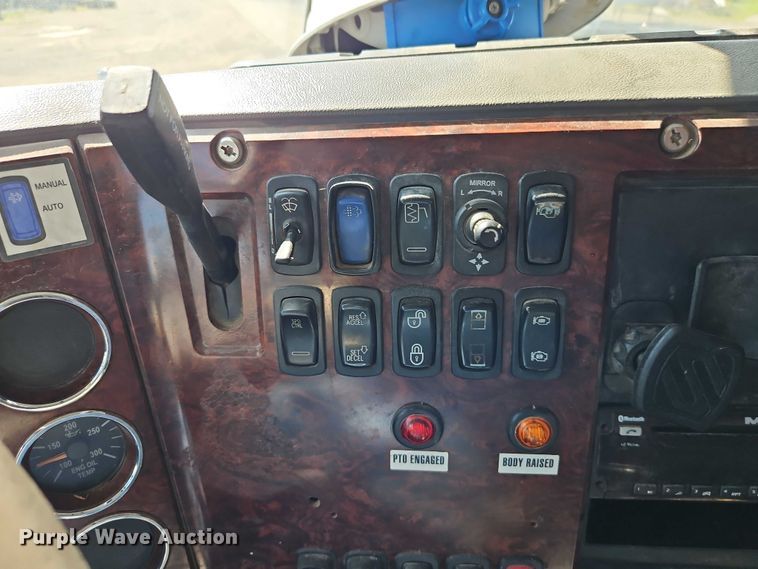 image for item EO4566 2015 Mack GU813 dump truck