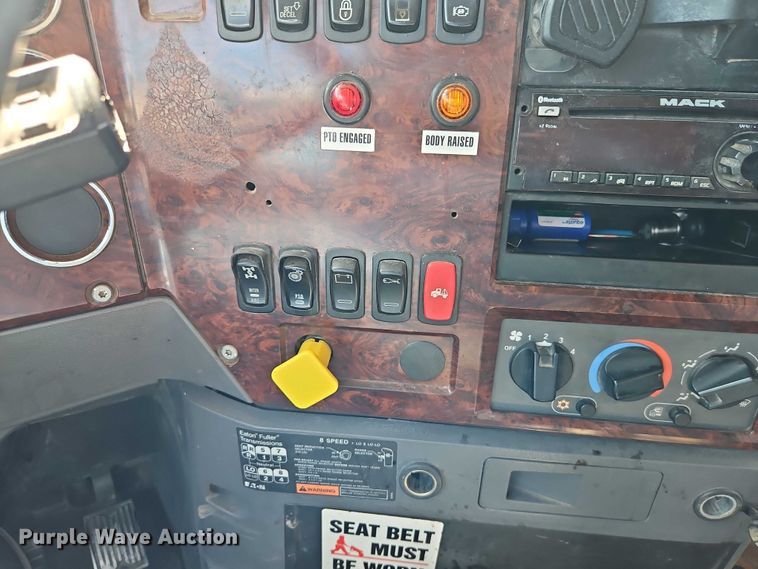 image for item EO4566 2015 Mack GU813 dump truck