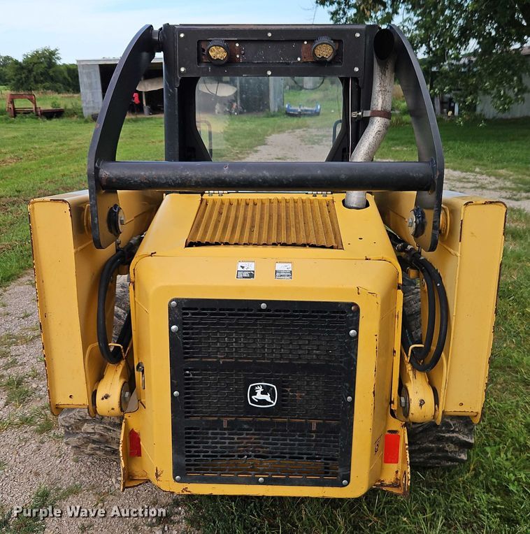 image for item EO4588 2005 John Deere 320 skid steer loader