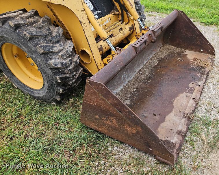 image for item EO4588 2005 John Deere 320 skid steer loader