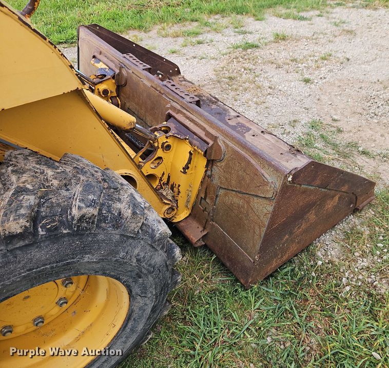image for item EO4588 2005 John Deere 320 skid steer loader