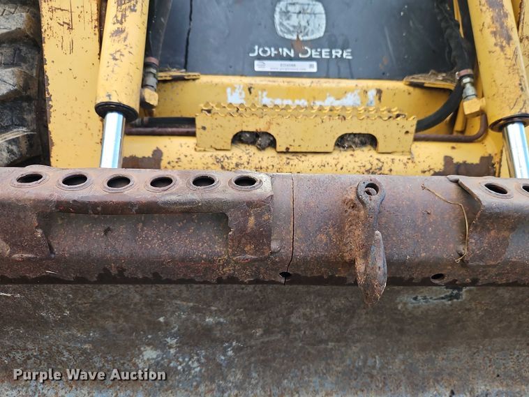 image for item EO4588 2005 John Deere 320 skid steer loader
