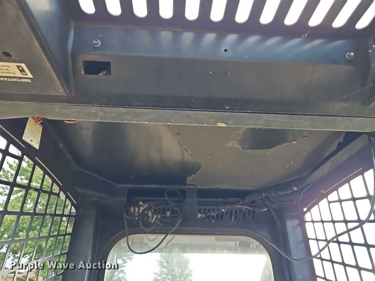 image for item EO4588 2005 John Deere 320 skid steer loader