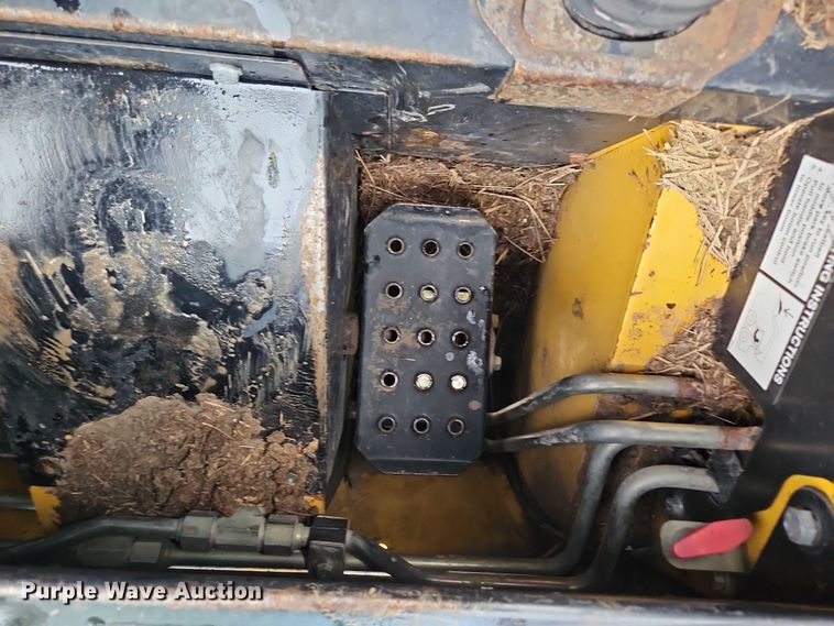 image for item EO4588 2005 John Deere 320 skid steer loader