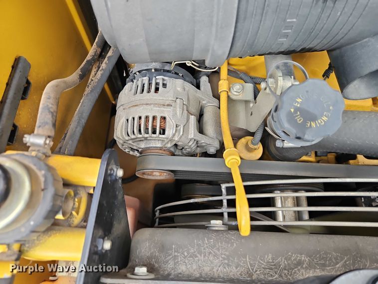 image for item EO4588 2005 John Deere 320 skid steer loader