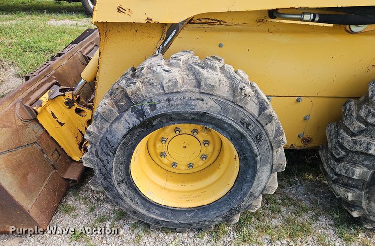 image for item EO4588 2005 John Deere 320 skid steer loader